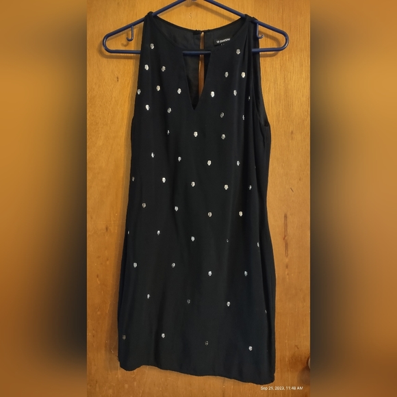 👗 Le Chateau small black skeleton decorated dress - Picture 6 of 9